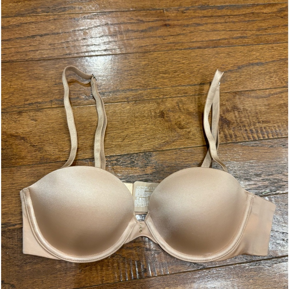 Victorias Secret body bra 32B